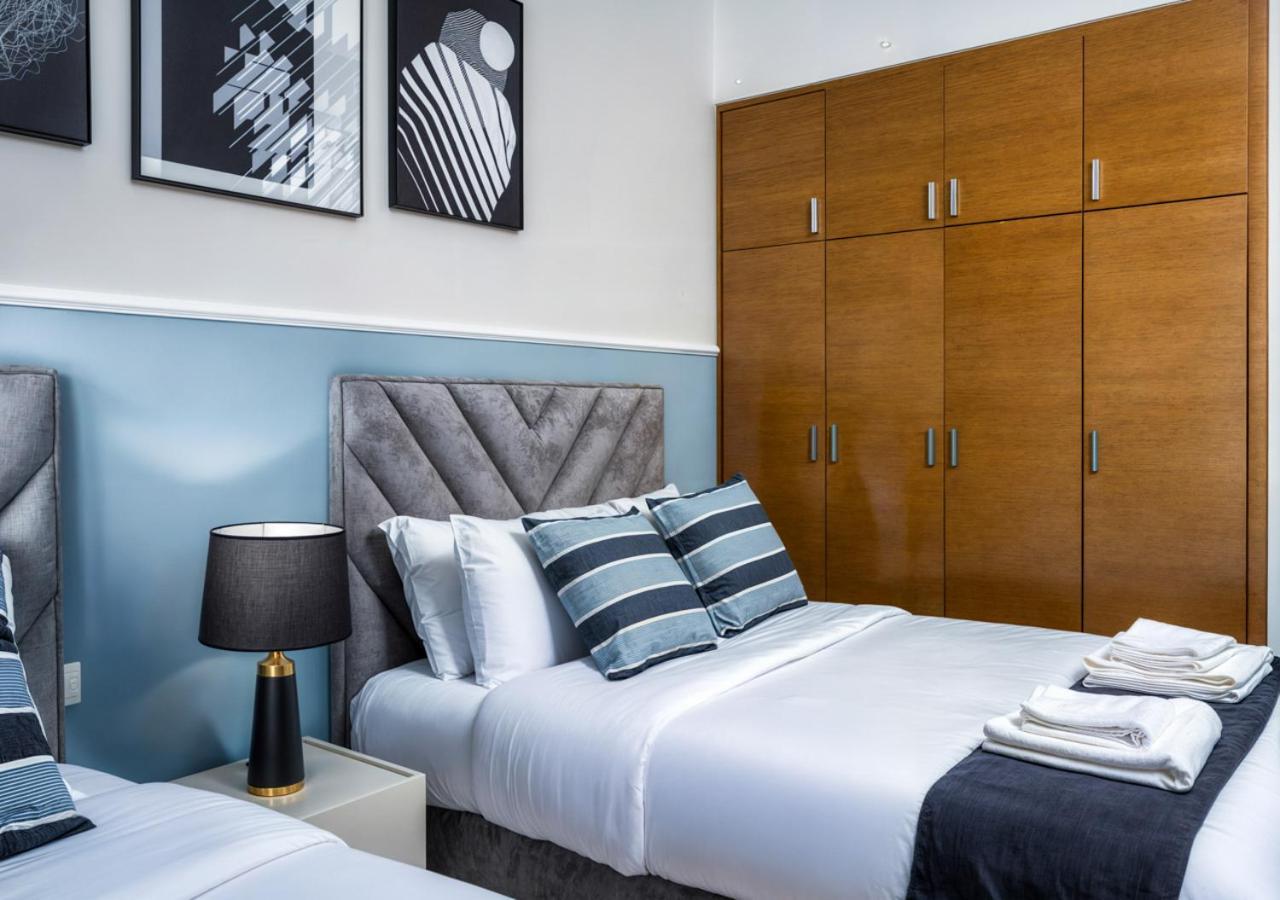Desert Key - Platinum In Gate Tower, Al Reem Island * Abu Dhabi