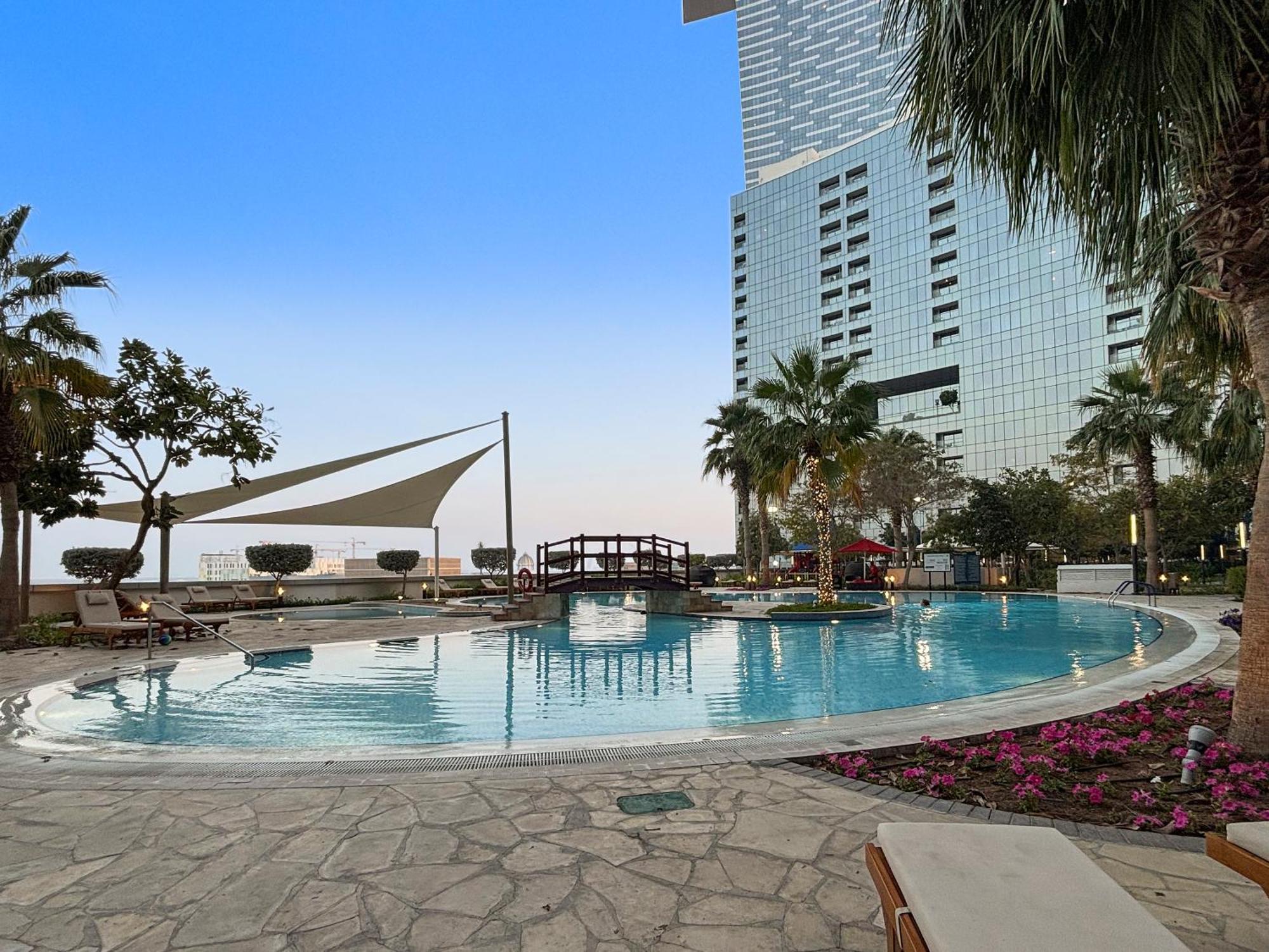 Desert Key - Platinum In Gate Tower, Al Reem Island Apartment *